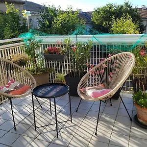 Apartment Charming Duplex With Terrace Historical City Center, Arles